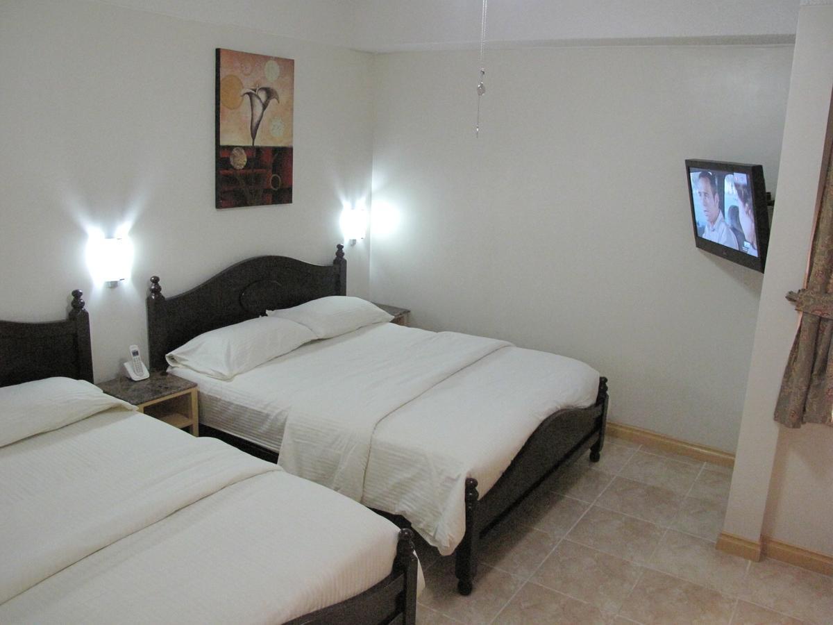 Makati Suites at Travelers Inn Makati City Eksteriør bilde
