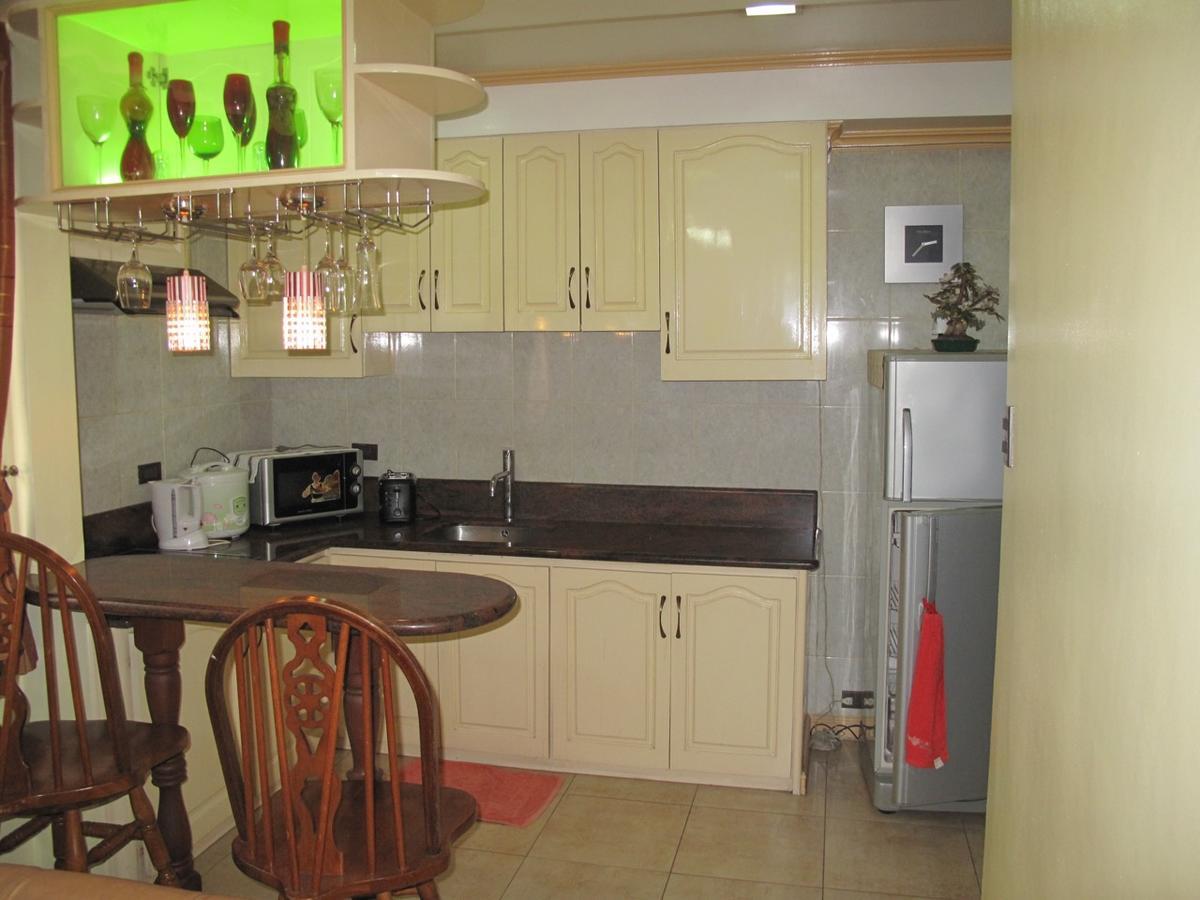 Makati Suites at Travelers Inn Makati City Eksteriør bilde
