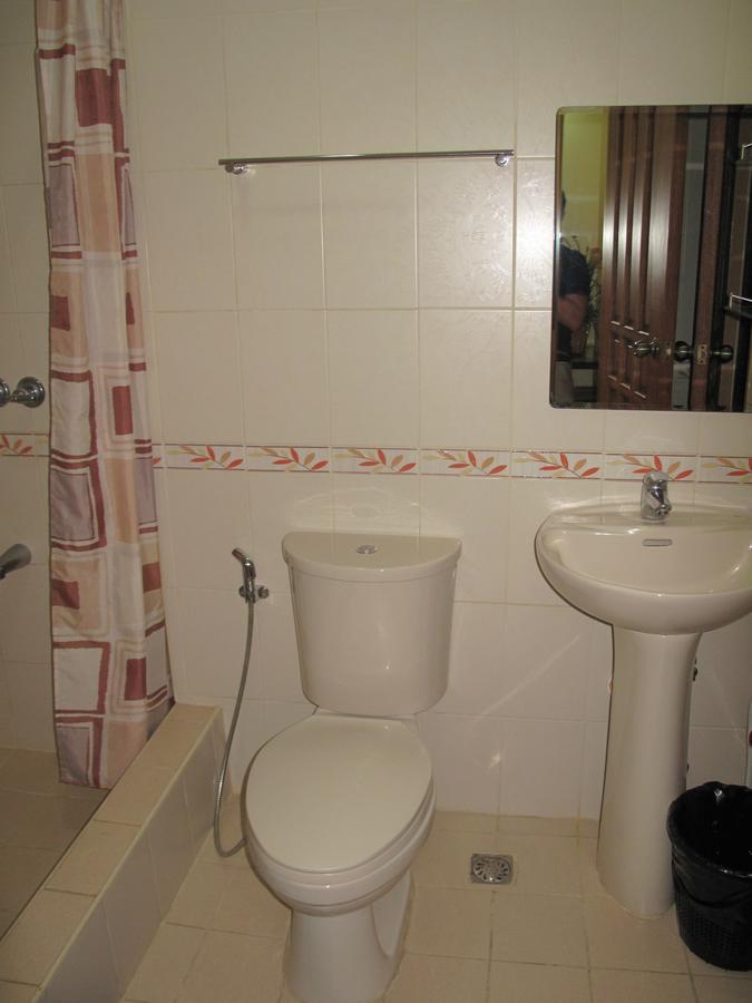 Makati Suites at Travelers Inn Makati City Eksteriør bilde